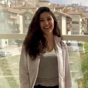 Esra - Fen bilimleri öğretmeni - 