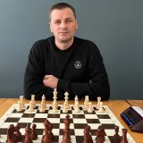 Михайло - тренер гри в шахи - Долина