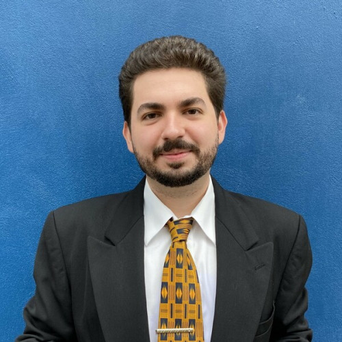 Justin Grecia Graduado en Enseñanza del Ingles, mas de 10 años de