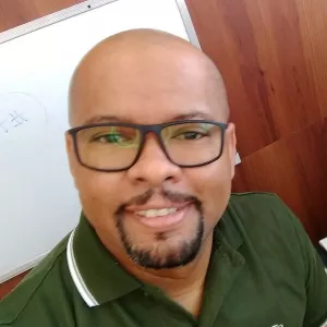 Onilton - Professor de português para estrangeiros - João XXIII