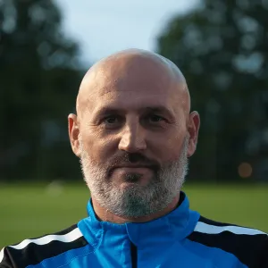 Milan - Fußballtrainer - Wiesbaden