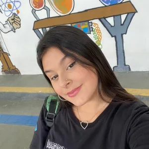 Vitória - Professor de reforço escolar - São Roque (São Paulo)