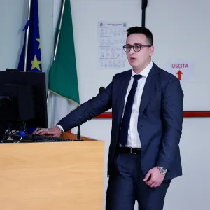 Simone - Insegnante di materie scientifiche - Imola
