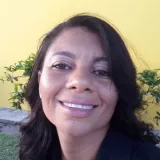 Elaine - Professor de finanças - Porto Seguro
