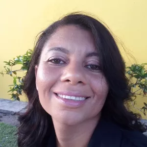 Elaine - Professor de finanças - Porto Seguro