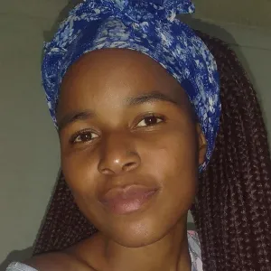 Daphney - English tutor - Mokomene