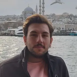 Ömer - Türkçe öğretmeni - 