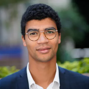 William - Prof d'économie - Puteaux