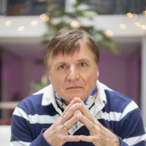 CLAUDE - Prof de psychologie - Paris 15e