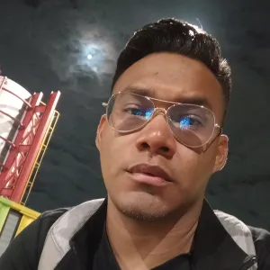 Cesar - Profesor de lenguaje y comunicación - Bogotá