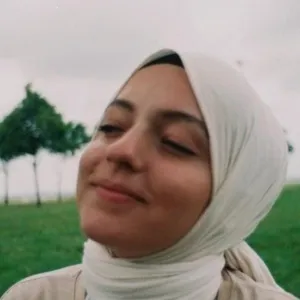 Süeda - Türkçe öğretmeni - 