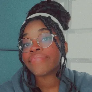 Aaliyah - Prof d'aide aux devoirs - Mont-Saint-Aignan