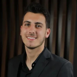 Emanuel - Prof de finanças - Blumenau