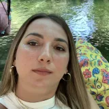 Esra - Türkçe öğretmeni - İstanbul