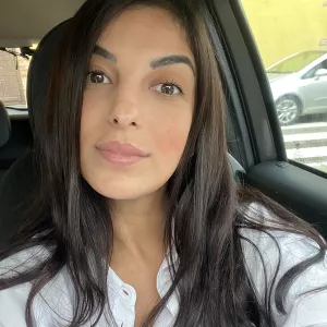 Alessandra - Insegnante di aiuto compiti - Su planu