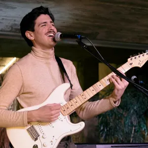 Tomi - Guitar Tutor - Los Angeles