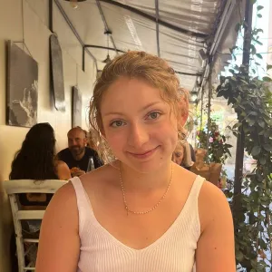 Laura - Prof de français - Bois-de-Haye