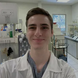 Felipe - profesor de química - La Reina
