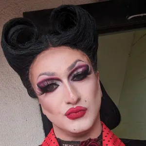 Gutterslut - Make-up tutor - Llysfaen