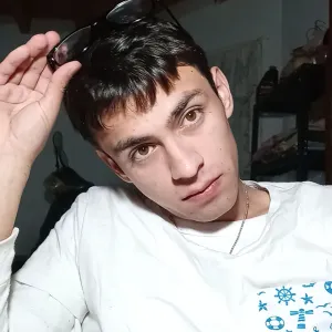 Tomas - profesor de anatomía - 