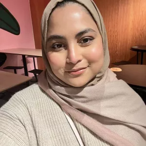 Manzeela - Maths tutor - London