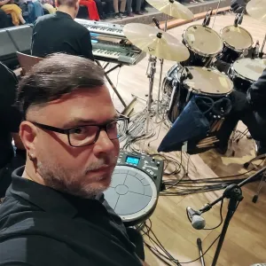 Serdar - Perküsyon öğretmeni - 