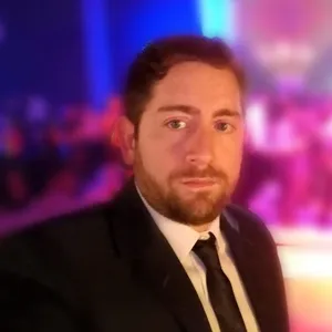 Leandro - profesor de canto - Merlo