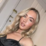 Abbie - Make-up tutor - London