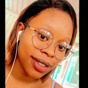 Sinenhlanhla - English tutor - Durban