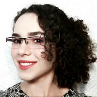 Maestra Nativa, Paula Rodrigues. Portugués en línea para hispanohablantes y español para brasileños.  Metodología autodidacta-guiado.
