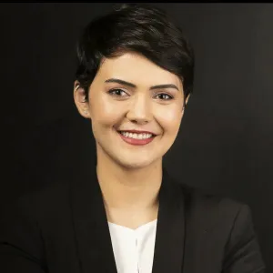 Laura - Prof de chant - Medellín