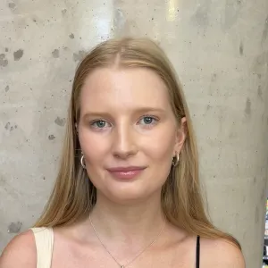Claire - English tutor - Salamander Bay