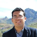 Alejandro - profesor de biología - León de los Aldama