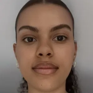 Sara - Prof de français - Orléans