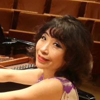 Internationally renowned piano teacher and concert pianist, Yumeki Ohashi (International Piano School), giving her interactive and online course by professional equipment to the students worldwide