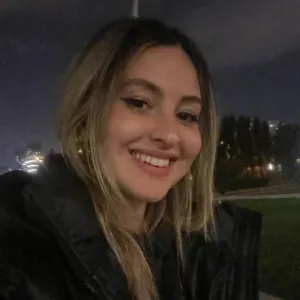Elif - Matematik öğretmeni - 