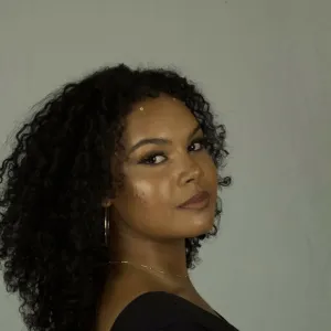 Vitoria - Prof de inglês - Pirapora