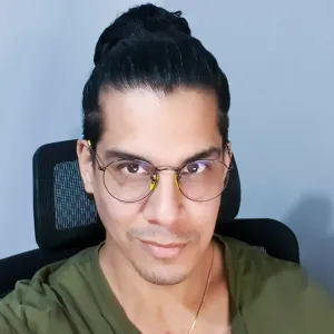 Jan - profesor de arquitectura - San Borja