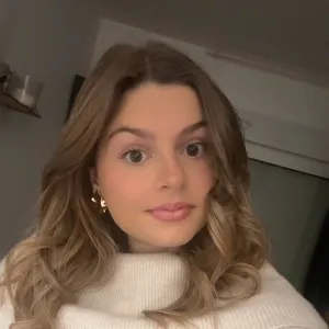 Emilie - Prof d'aide aux devoirs - Nîmes