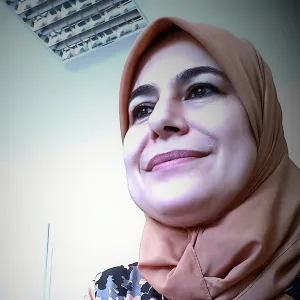 Rkia - Prof d'arabe - 