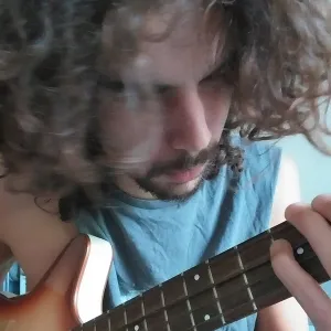 Geoffrey - professeur de basse - La Réole