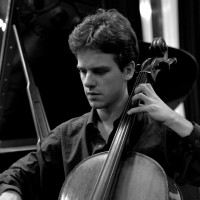 Violoncelliste au Conservatoire de Paris donne cours particuliers de violoncelle à Paris