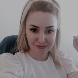 Esra - Matematik öğretmeni - 