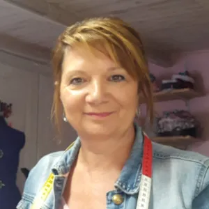 Cecile - Prof de couture - Baon