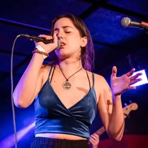 Emese - ének magántanár - Budapest