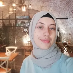 Zeynep - Tasarım öğretmeni - 