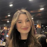 Zeynep - Ödevlere yardım öğretmeni - Akhisar