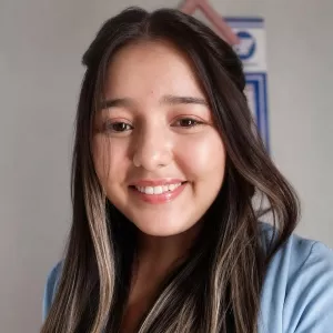 Juliana - Professor de História (Ensino Superior) - Maceió