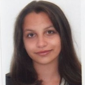 Simona - Insegnante di medicina - Roma