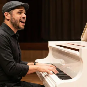 Tiago Qadash - Prof de canto - 
